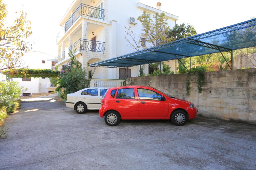 Fotografie z fotogalerie ubytování Apartments by the sea Slatine, Ciovo - 9433 v Trogiru