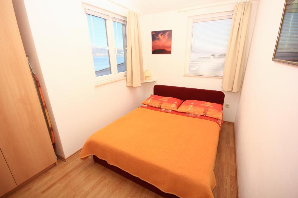 Fotografie z fotogalerie ubytování Apartments by the sea Slatine, Ciovo - 9433 v Trogiru