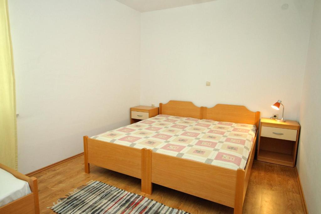 Posteľ alebo postele v izbe v ubytovaní Apartments by the sea Zubovici, Pag - 9363