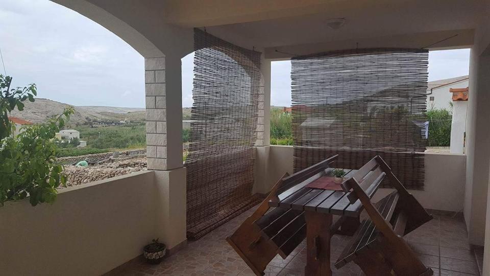 Balkón alebo terasa v ubytovaní Apartments by the sea Zubovici, Pag - 9363