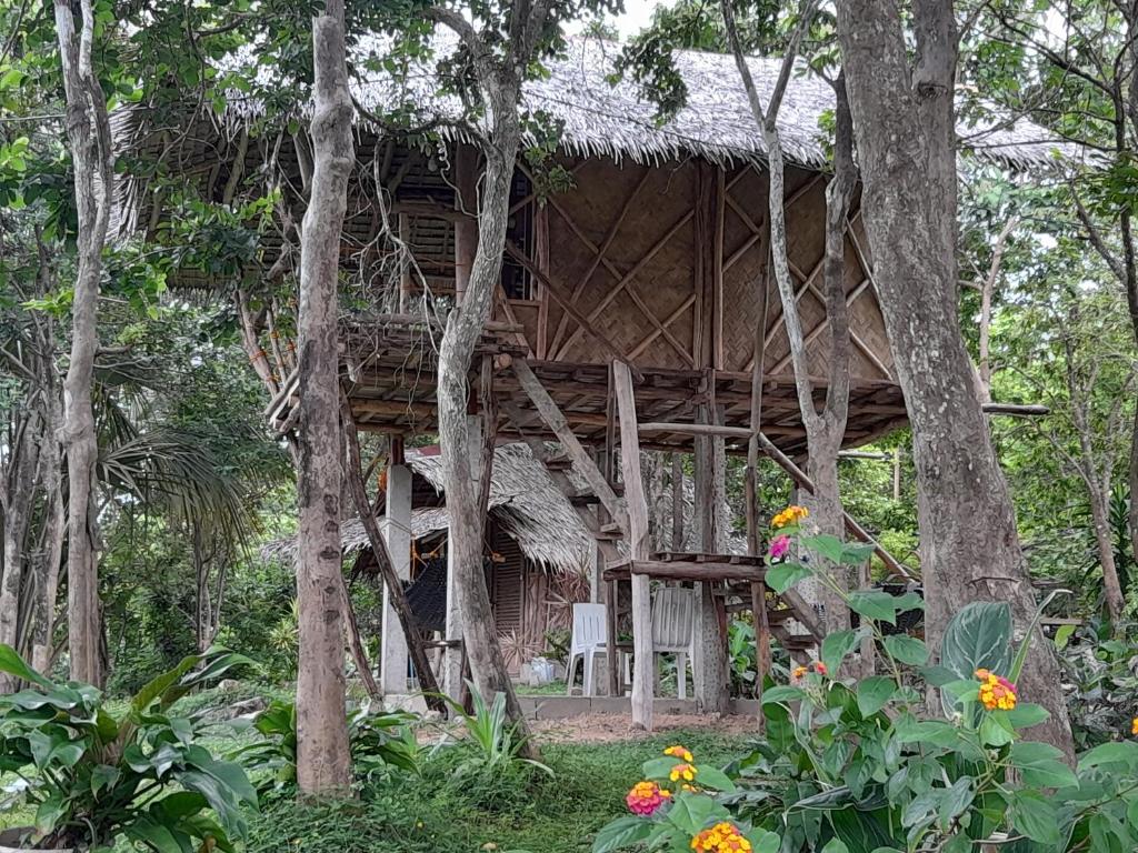 Erlittop Nature Lodge室外花園