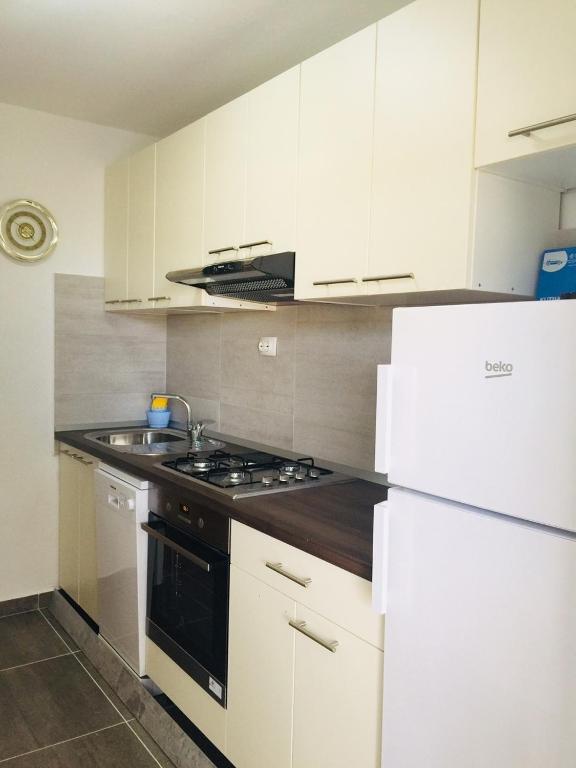Kuchyň nebo kuchyňský kout v ubytování Apartments by the sea Lumbarda, Korcula - 9330