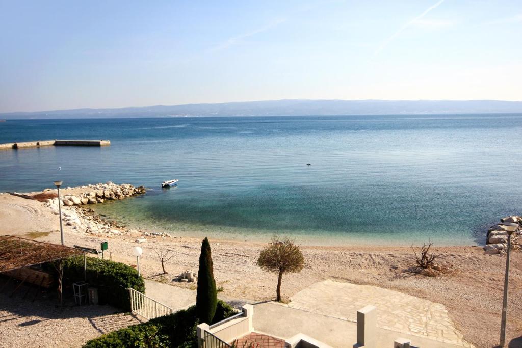 Fotografia z galérie ubytovania Seaside luxury villa with a swimming pool Podstrana, Split - 9466 v destinácii Podstrana