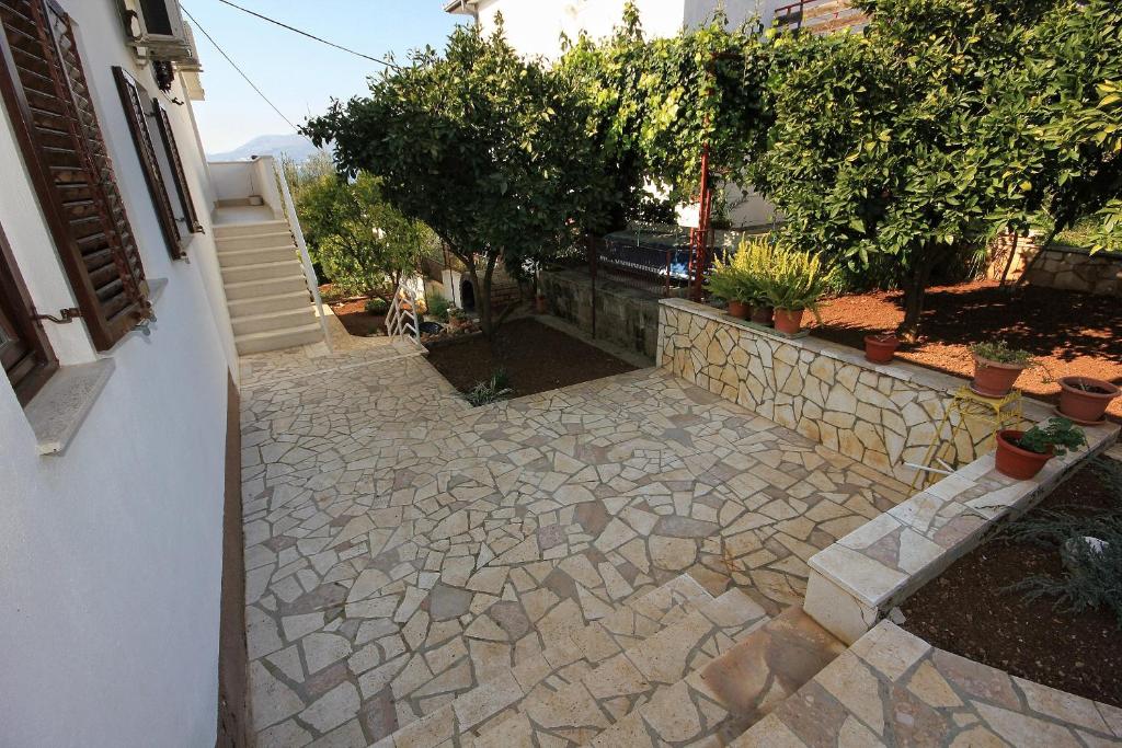 Fotografia z galérie ubytovania Apartments by the sea Okrug Gornji, Ciovo - 9469 v Trogiri