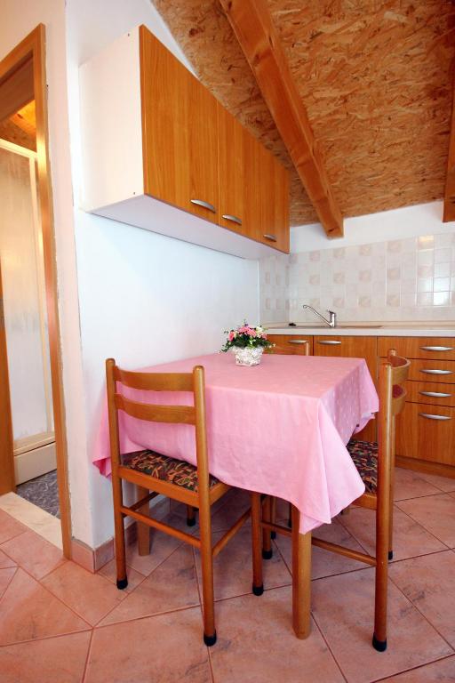 Fotografie z fotogalerie ubytování Apartments with a parking space Bilo, Primosten - 9467 v destinaci Zaboric
