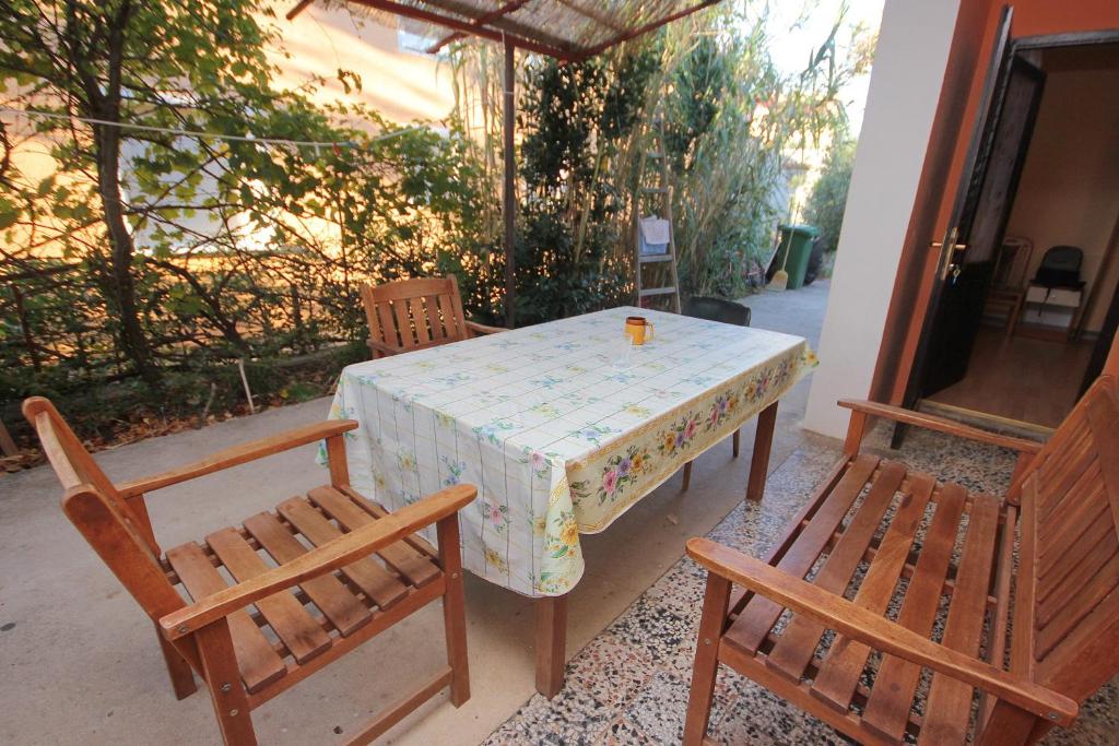 Balkon lub taras w obiekcie Apartments with a parking space Povljana, Pag - 9353