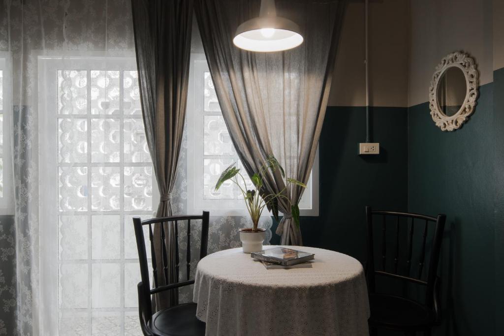 Blu Monkey Boutique Phuket Town - Resim 11