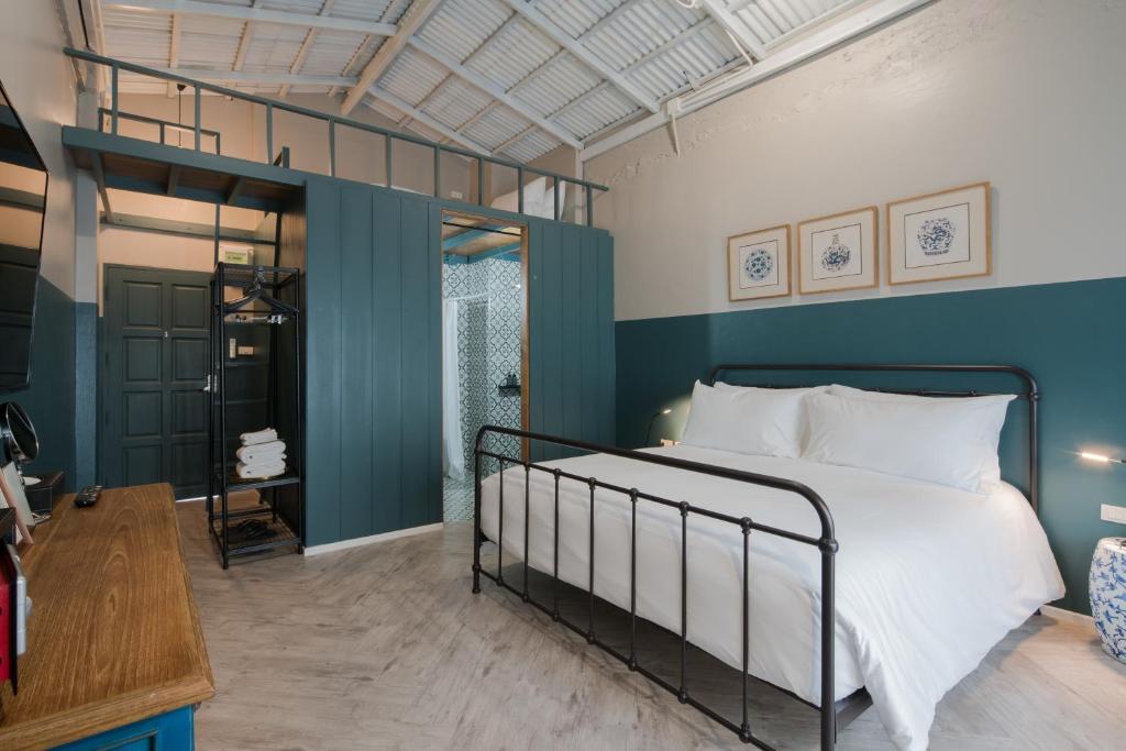 Blu Monkey Boutique Phuket Town - Resim 13