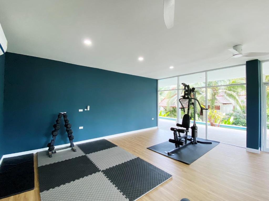 Fitness centrum a/nebo fitness zařízení v ubytování L'esprit De Naiyang Beach Resort - SHA Extra Plus