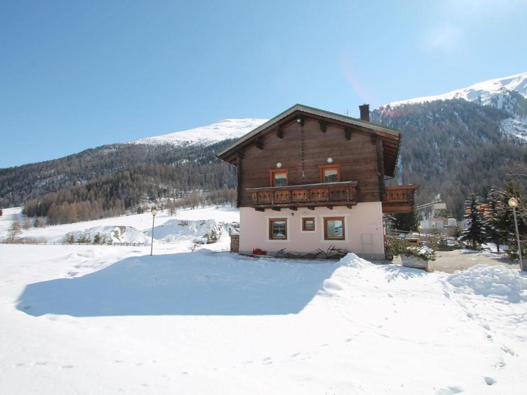 Zdjęcie z galerii obiektu Beautiful house near ski slope w Livigno