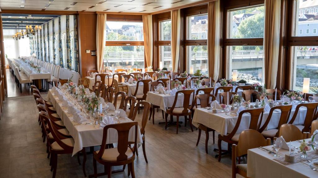 Restoran või mõni muu söögikoht majutusasutuses Hotel-Restaurant Minichmayr