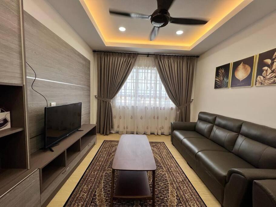 AisyZ Homestay (Tulip) Pangsapuri Ladang Tok Pelam