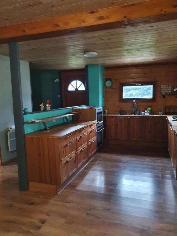 Stół bilardowy w obiekcie Chalet au cœur du Val d'Azun