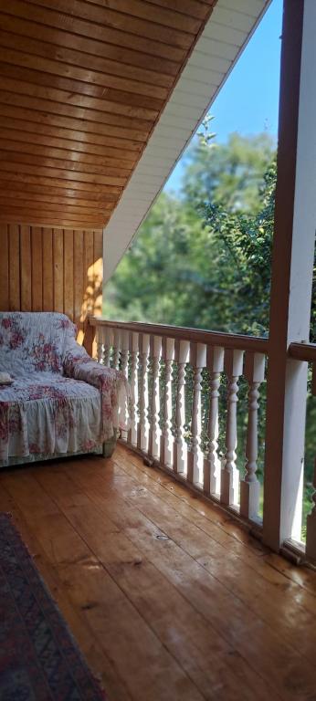 Balkón nebo terasa v ubytování Guest house Lailashi