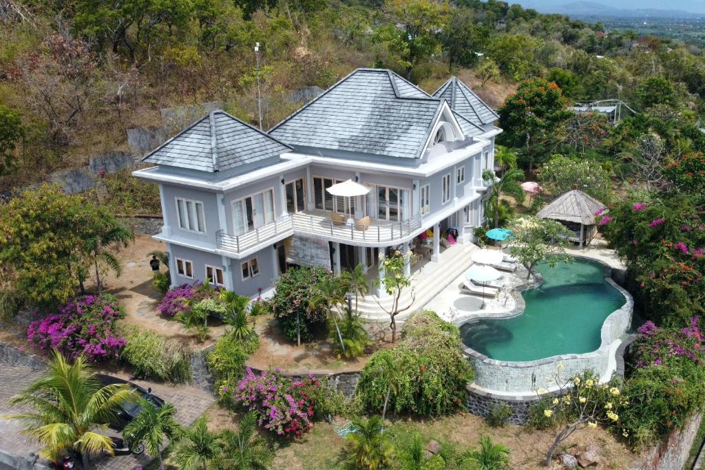 Bazén v ubytování Villa Reva Bali nebo v jeho okolí