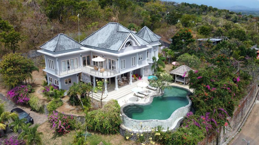 Bazén v ubytování Villa Reva Bali nebo v jeho okolí