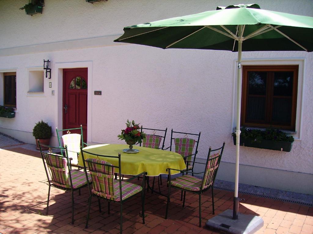 Patio alebo iná vonkajšia časť ubytovania Vitalhof Roithinger