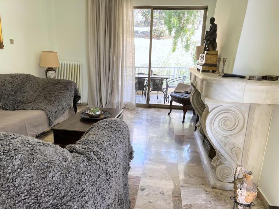 Posedenie v ubytovaní Unique Spacious new 3BDR apt in Mouson/Filopappou