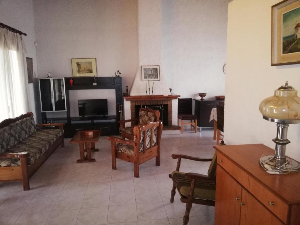 TV a/nebo společenská místnost v ubytování Sunhouse Vrachati
