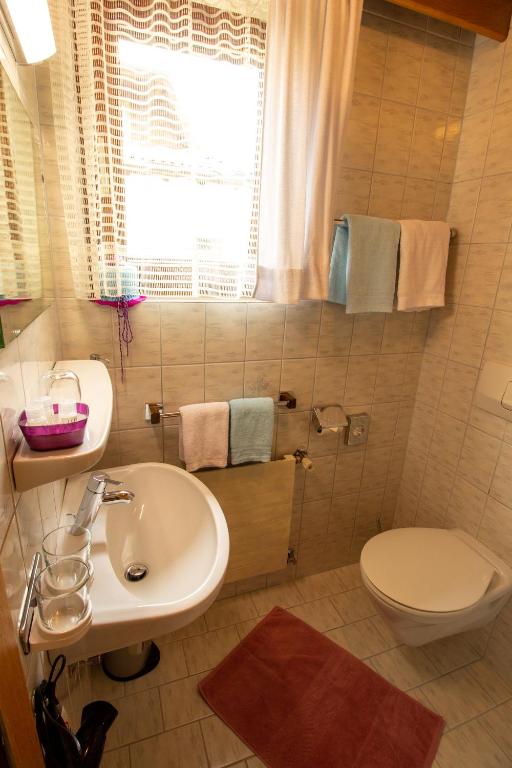 Kúpeľňa v ubytovaní Haus Josef
