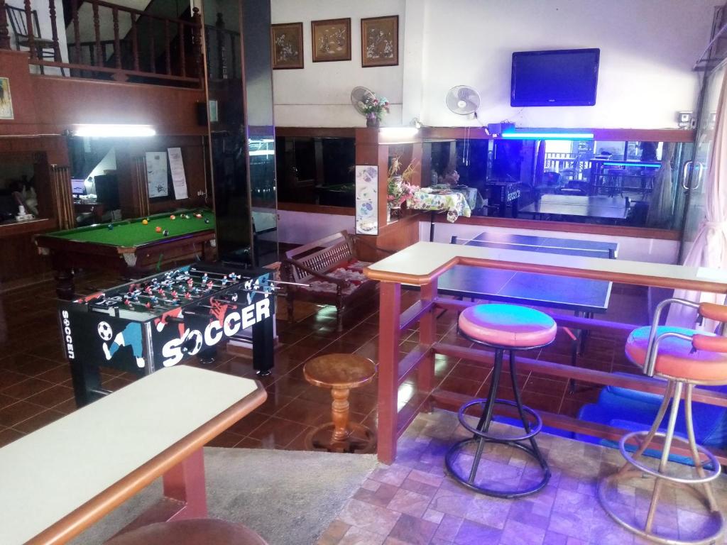 TV a/nebo společenská místnost v ubytování BEN & LEK GUESTHOUSE
