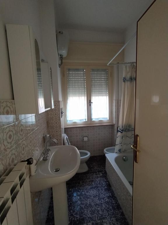 A bathroom at Brezza marina