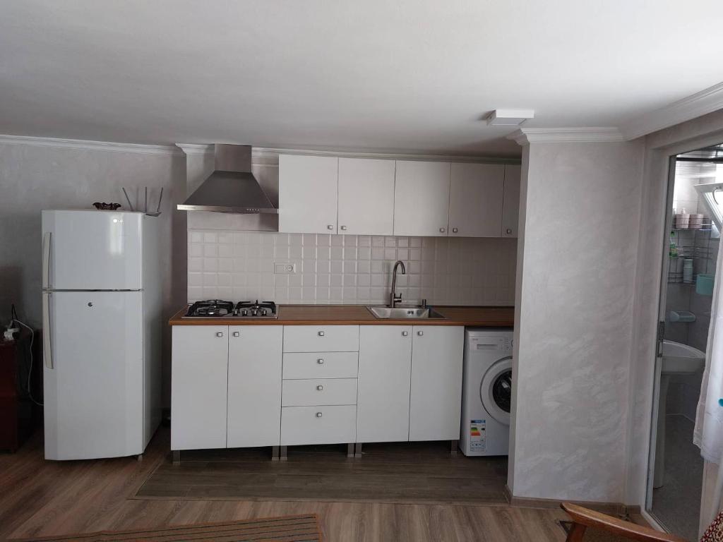Kuchyň nebo kuchyňský kout v ubytování Davids entire place