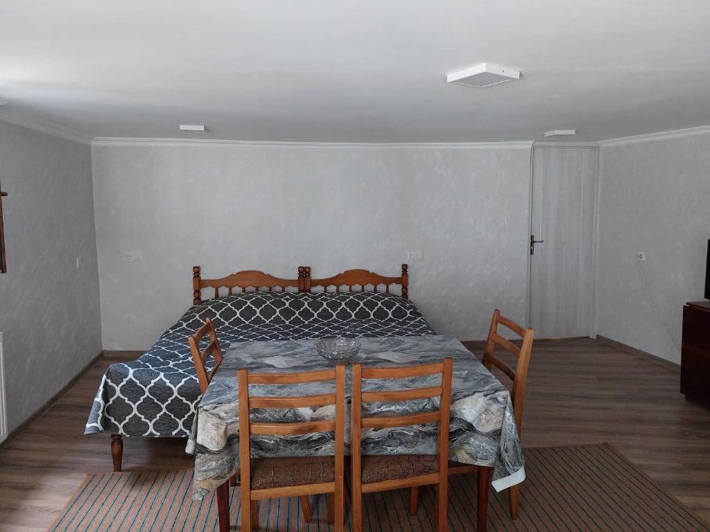 Davids entire place - Apartamento De Dos Dormitorios