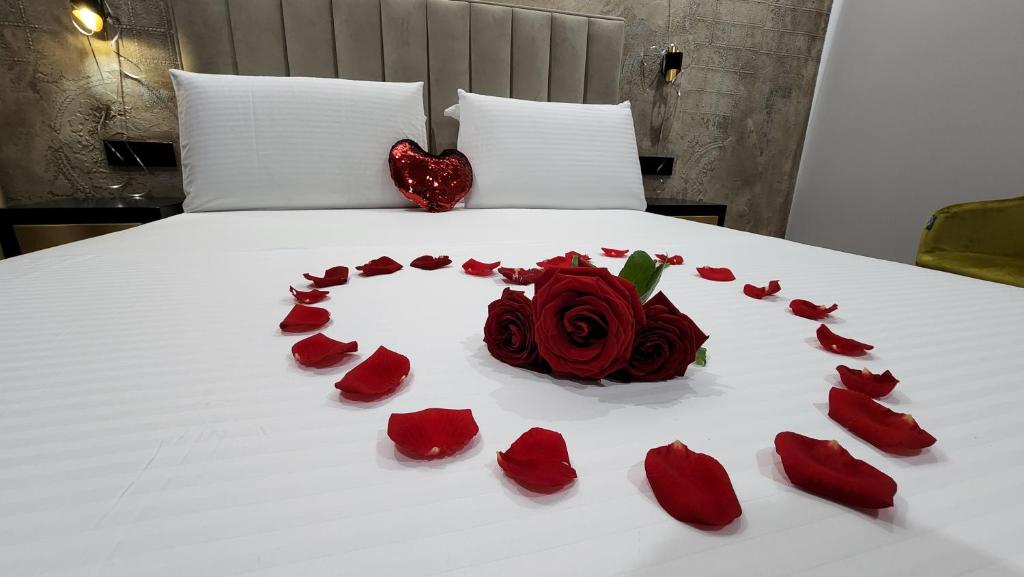 Postel nebo postele na pokoji v ubytování Imperator Hotel