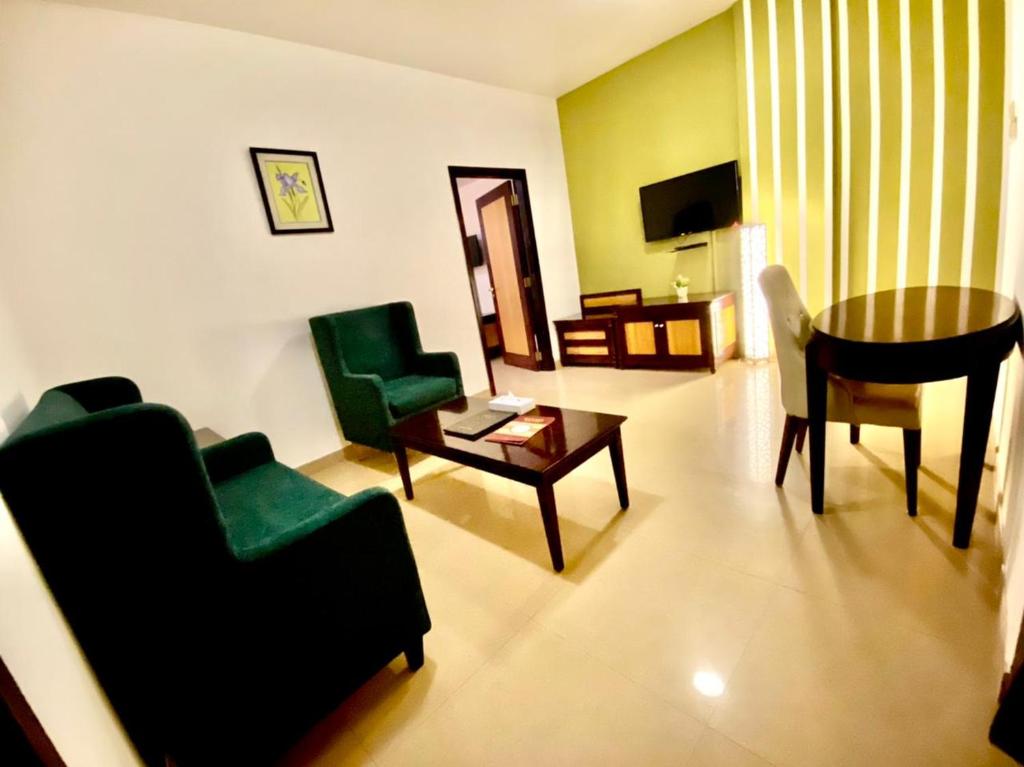WANASA CONTINENTAL HOTEL - 