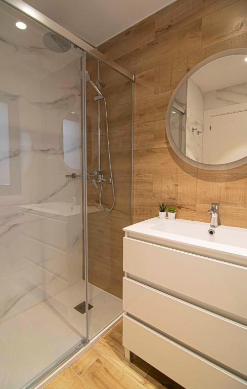 Łazienka w obiekcie Apartamentos Leonor