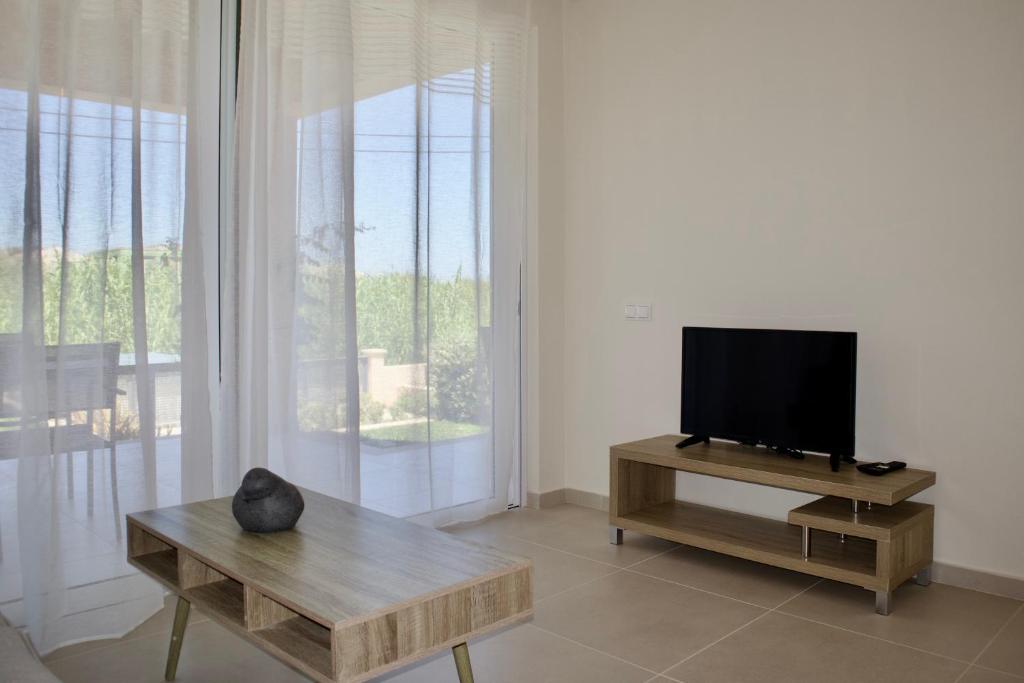 Resitour - Aphrodite Beachfront - Apartment