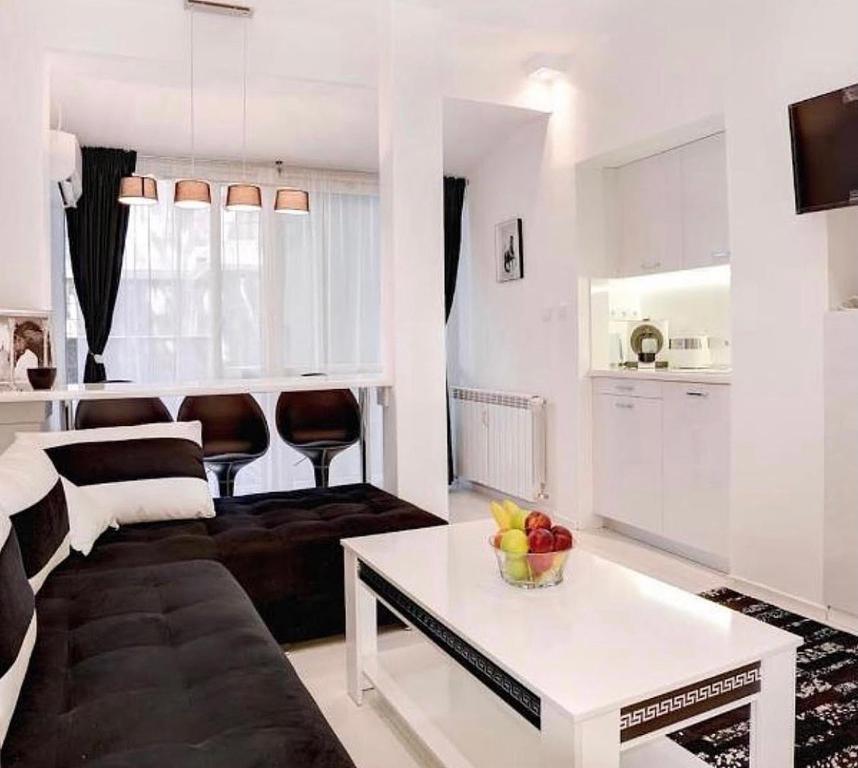 Posezení v ubytování Zero-Waste Studio Apartment in Central Sofia