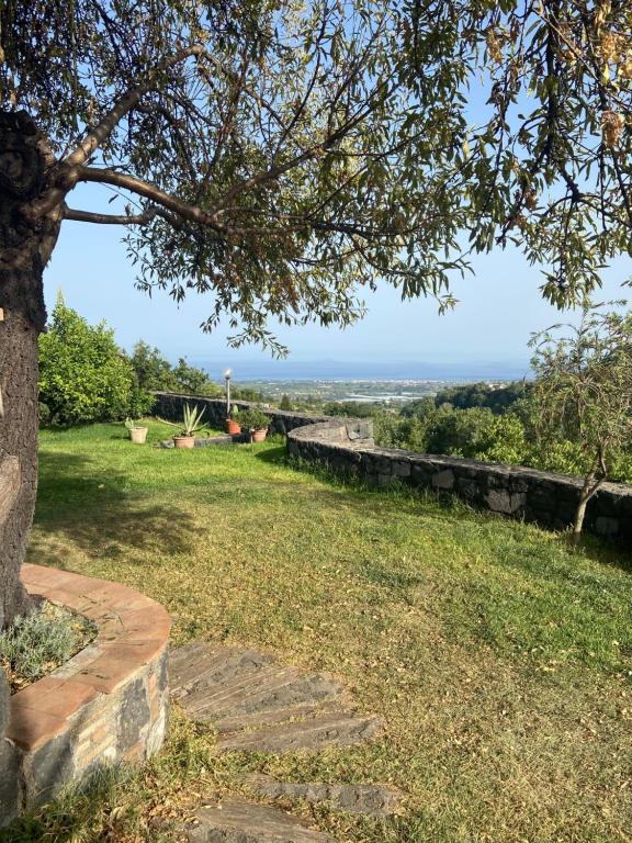 Mandorlo dell'Etna, Casa Siciliana