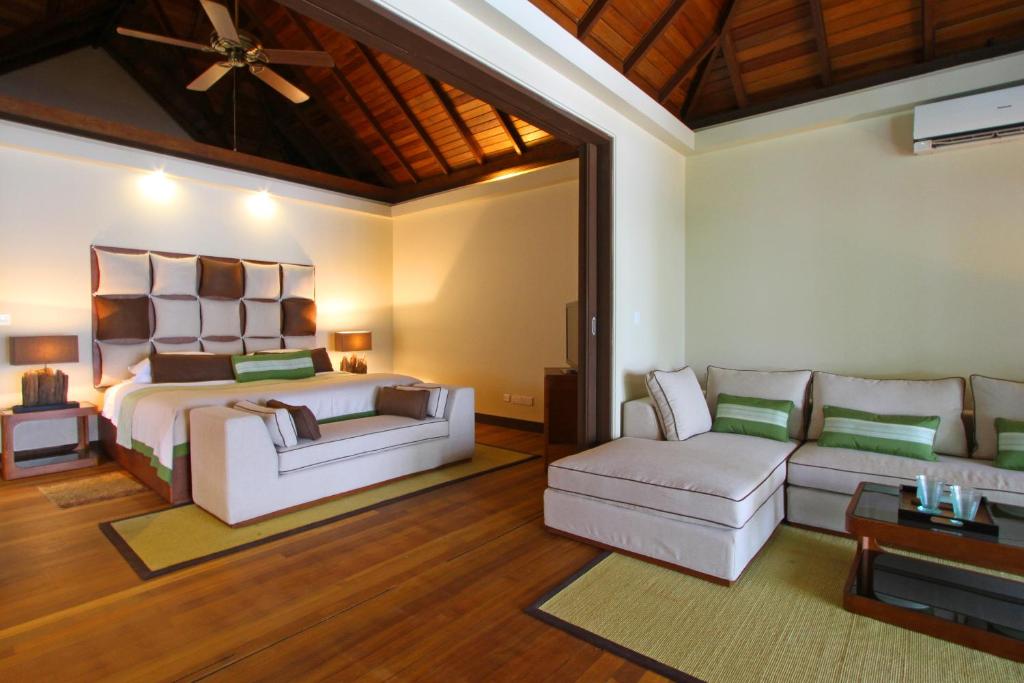 Niva Kurumba Maldives photo