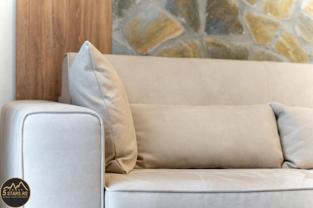 Posezení v ubytování 5 STARS - Luxury Premium WELLNESS RESORT Zlatibor