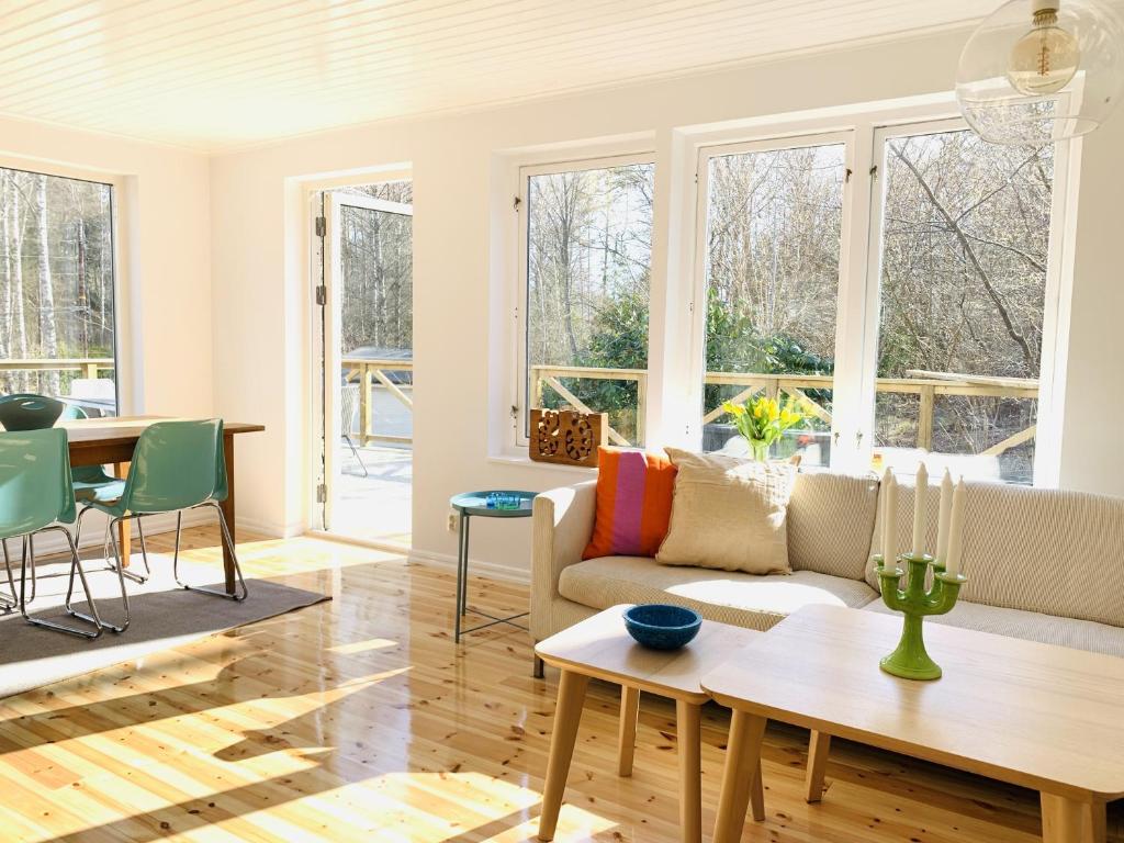 Stockholm archipelago with pool, boat and bikes - Three-Bedroom House