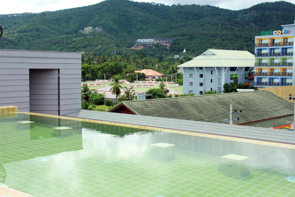 Nespecifikovaný výhled na hory nebo výhled na hory při pohledu z hotelu