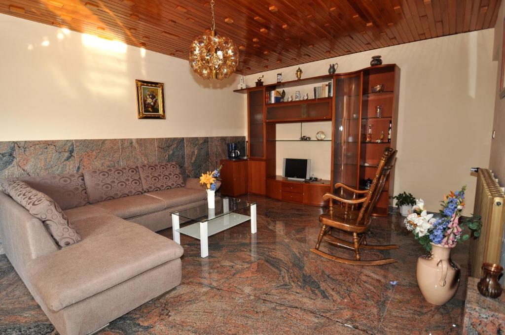 Fotografia z galérie ubytovania Apartments and rooms by the sea Podstrana, Split - 10301 v destinácii Podstrana