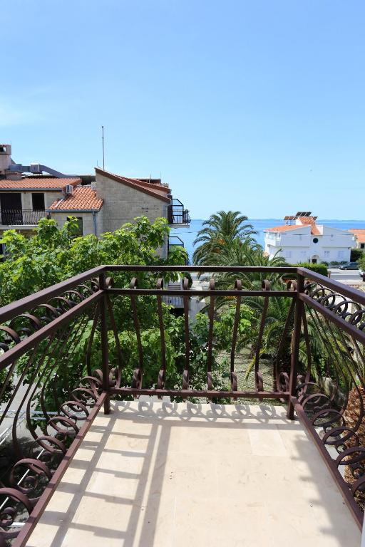 Fotografia z galérie ubytovania Apartments and rooms by the sea Podstrana, Split - 10301 v destinácii Podstrana