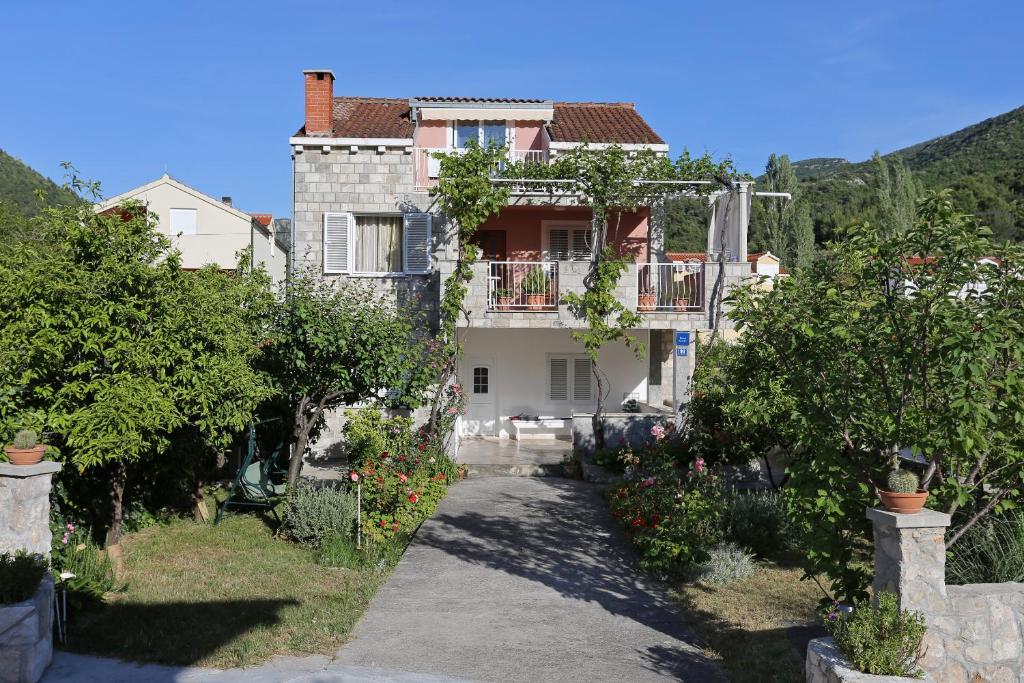 Budova, kde se apartmán nachází