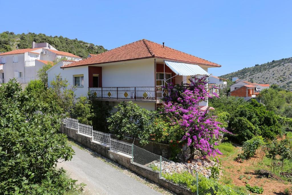 Nespecifikovaný výhled na hory nebo výhled na hory při pohledu z apartmánu