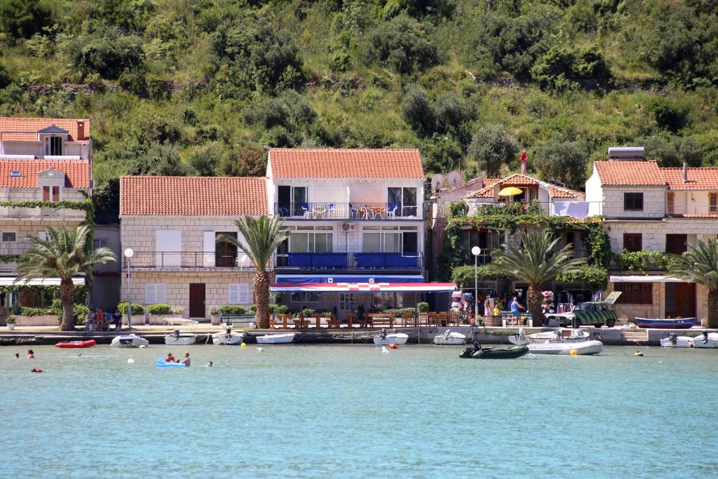 Fotografia z galérie ubytovania Apartments by the sea Zuljana, Peljesac - 10218 v Žuljane