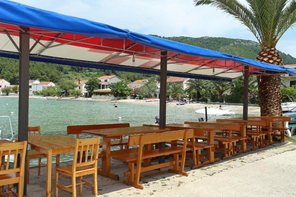 Fotografia z galérie ubytovania Apartments by the sea Zuljana, Peljesac - 10218 v Žuljane