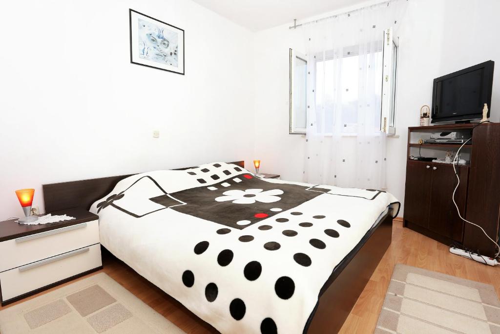 Posteľ alebo postele v izbe v ubytovaní Apartments by the sea Drace, Peljesac - 10127