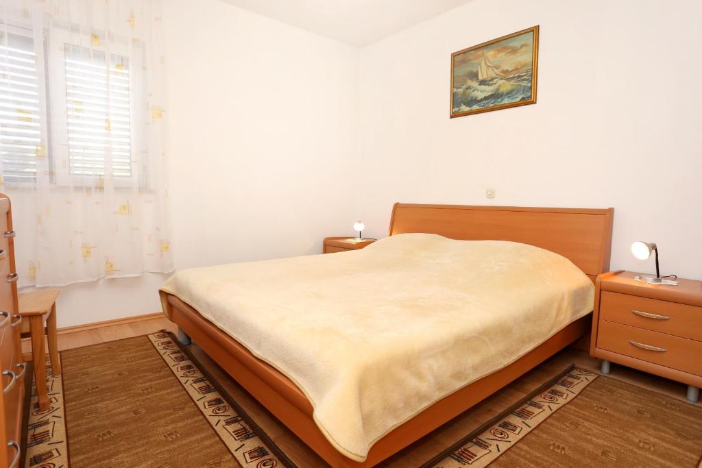 Posteľ alebo postele v izbe v ubytovaní Apartments by the sea Drace, Peljesac - 10127