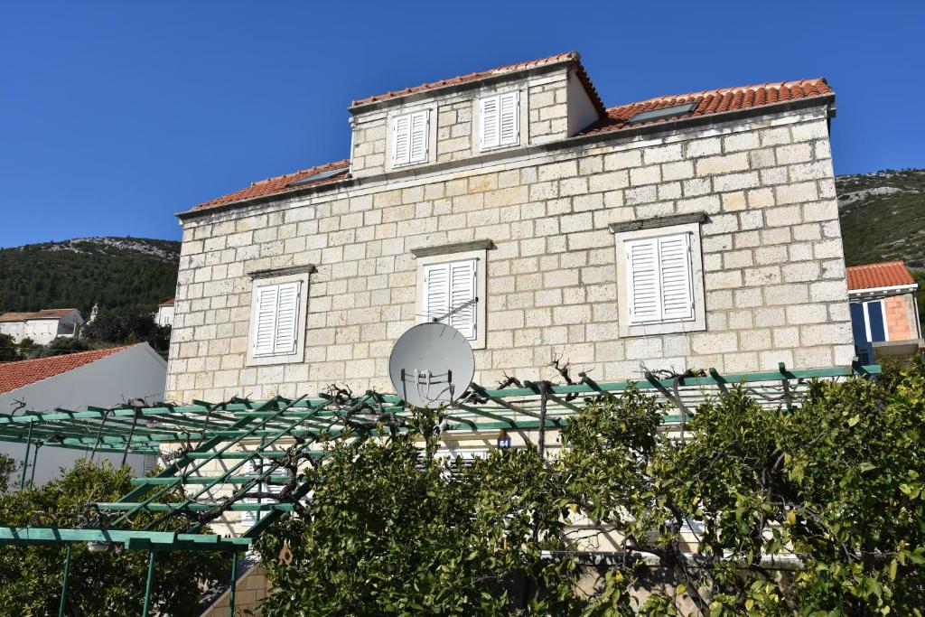 Budova, v ktorej sa apartmán nachádza