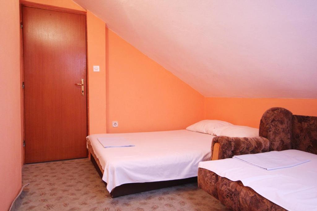 Posteľ alebo postele v izbe v ubytovaní Apartments with parking spaces Orebic, Peljesac - 10193