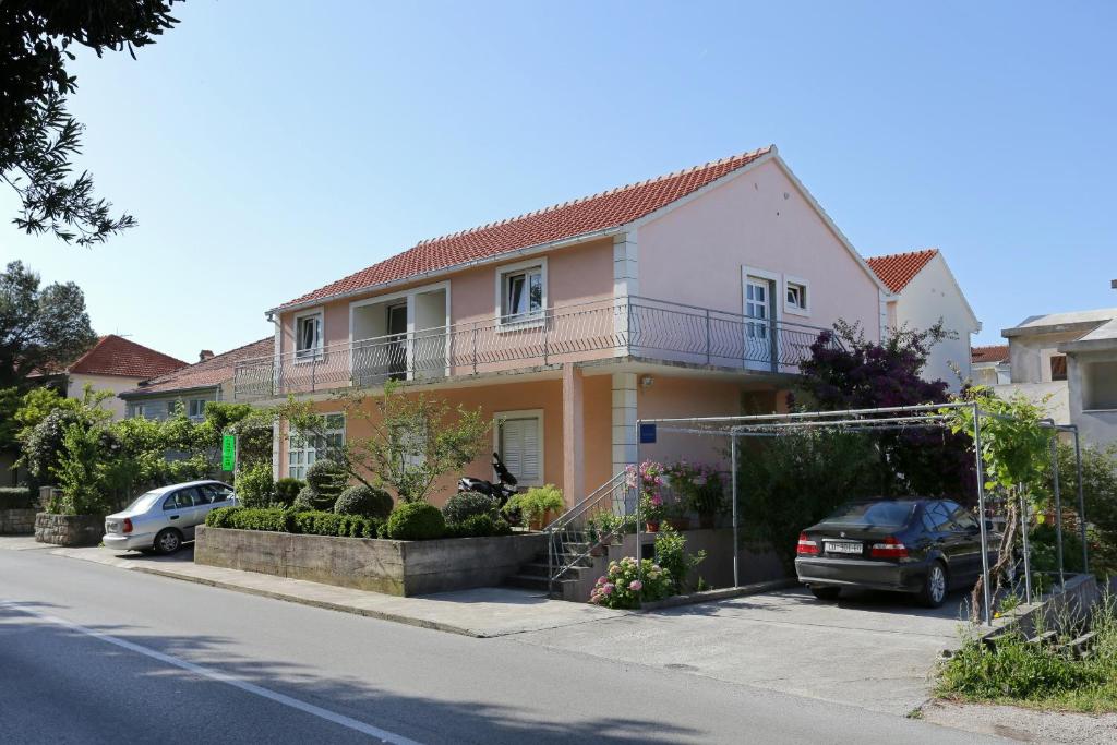 Budova, v ktorej sa apartmán nachádza