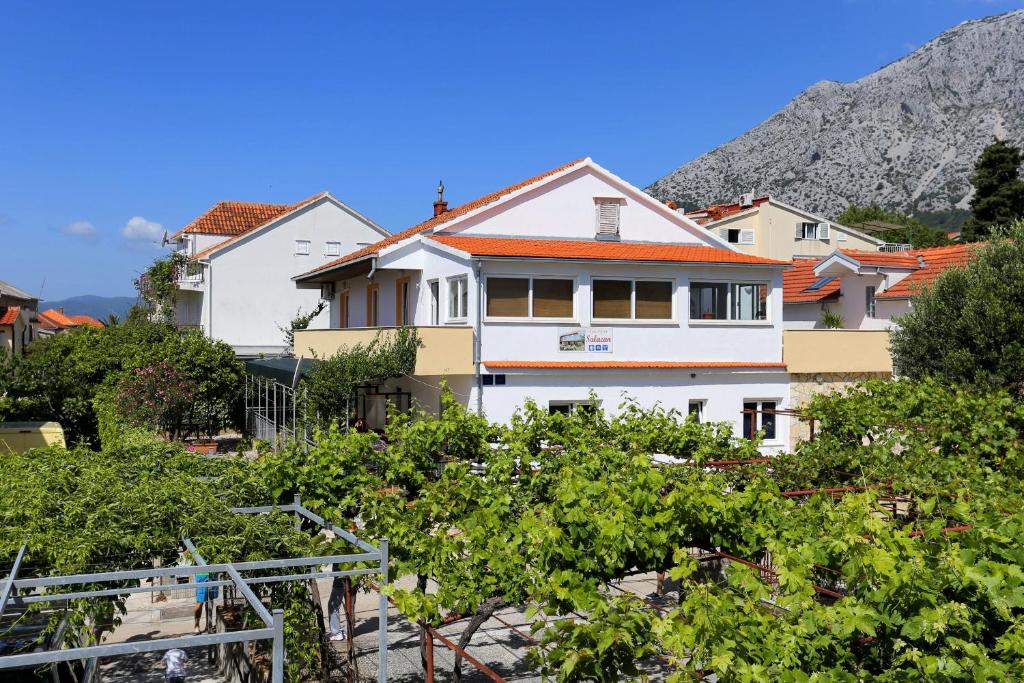 Nespecifikovaný výhled na hory nebo výhled na hory při pohledu z apartmánu